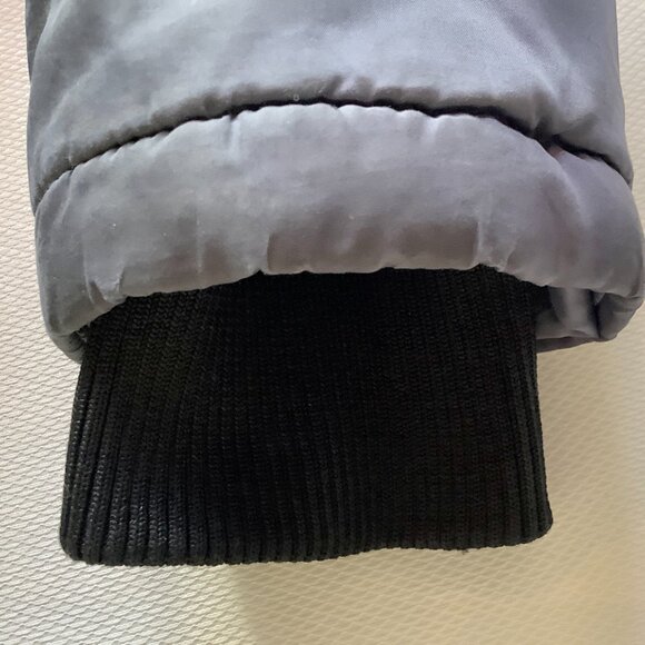 Calvin Klein Boys Puffer Jacket w/ hood Sz 5 Gray - Picture 3 of 10